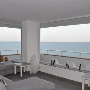 https://magnifique-appartement-avec-une-incroyable-vue-sur-mer.1costadelsol.com